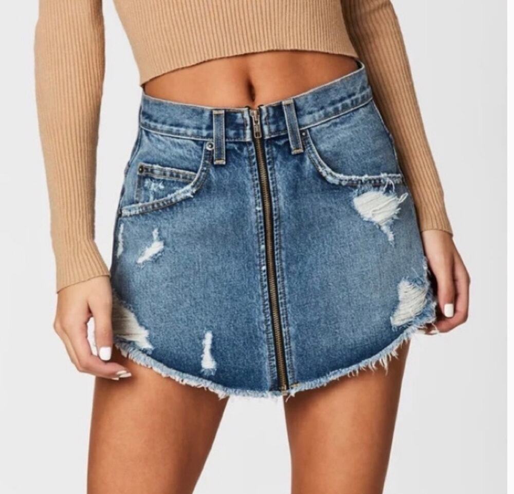 NWT Carmar Beatrice Distressed Denim Skirt Size 28 Zip Front Mini
